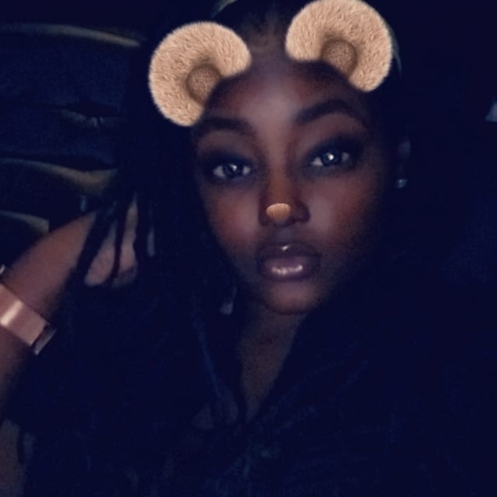 Meet your Posher, Ebony